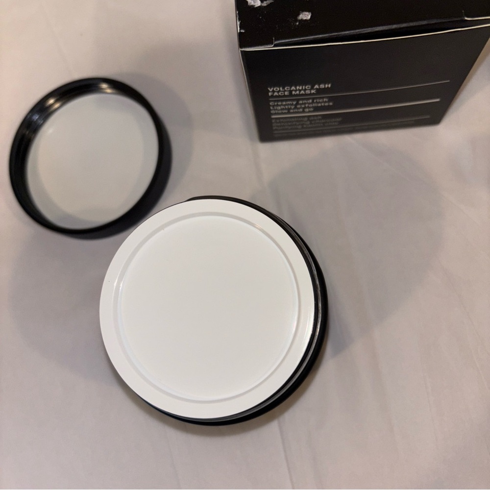 Crabtree & Evelyn Bali Volcanic Ash Face Mask - Picture 7 of 7